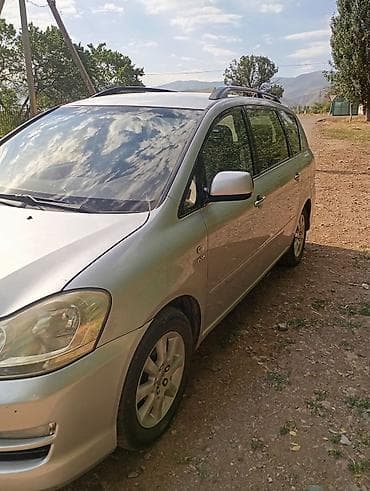 Toyota Avensis Verso: 2004 г., 2 л, Механика, Дизель, Минивэн — 10
