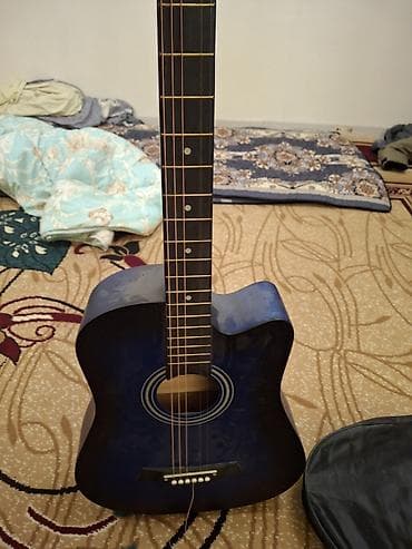 чехлы на хр: Набор техники и музыкальный инструмент: 1) Компактная цифровая камера — 2