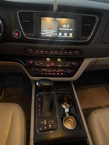 Kia Carnival: 2017 г., 2.2 л, Автомат, Дизель, Минивэн — 6