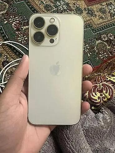 IPhone 13 Pro, Б/у, 256 ГБ, Золотой, Кабель