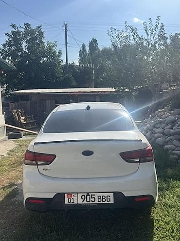 универсал багаж: Kia Rio: 2017 г., 1.6 л, Автомат, Бензин, Седан — 5
