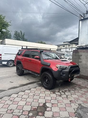 Toyota 4Runner: 2017 г., 4 л, Автомат, Бензин, Внедорожник