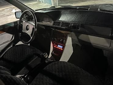 Транспорт: Mercedes-Benz W124: 1986 г., 2 л, Механика, Дизель, Седан — 9