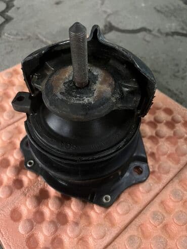 крепление для номера: Подушка мотора Honda 2001 г., Оригинал, Япония — 6