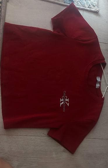 Футболка, Классическая модель, Calvin Klein, Б/у, M at lalafo.kg Футболка, Классическая модель, Calvin Klein, Б/у, M