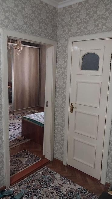 1 ком квартира псо: - Полы с ковровым покрытием в мягких серых тонах. - Лоджия/кухня/ — 9