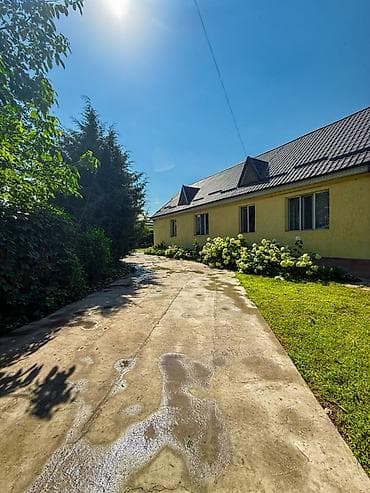 🏡 Продаётся уютный дом на большом участке! Дом расположен на участке