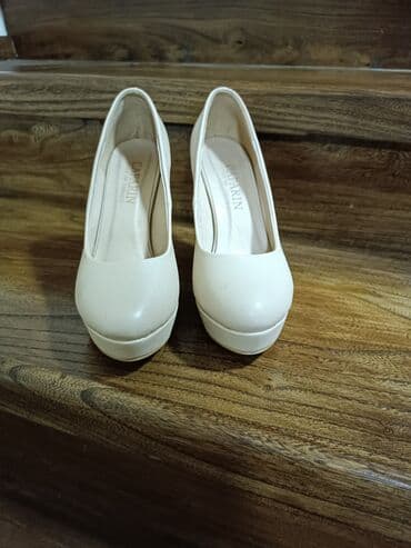 срочно в связи с переездом: Туфли — 2