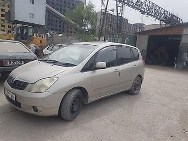 daewoo espero: Компактвэн (5 дверей), правый руль. Светло‑бежевый/золотистый цвет — 4