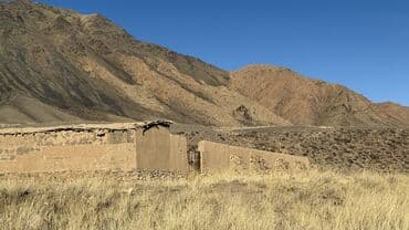 сколько стоит парковочное место: Кочкор району Мантыш айылынан Уй -Сарай участогунан сарай сатылат, 100 — 3