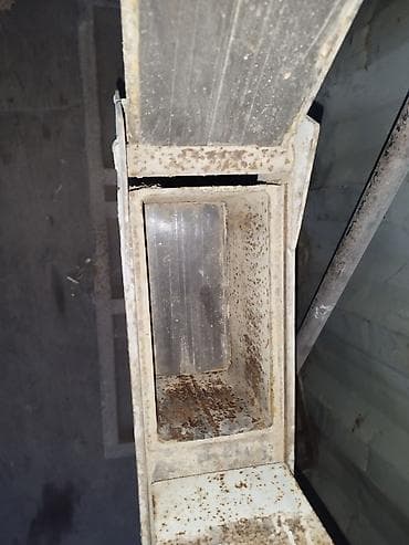 плесос строительный: Самодельный металлический кирпичный станок с бункером Описание: - — 4