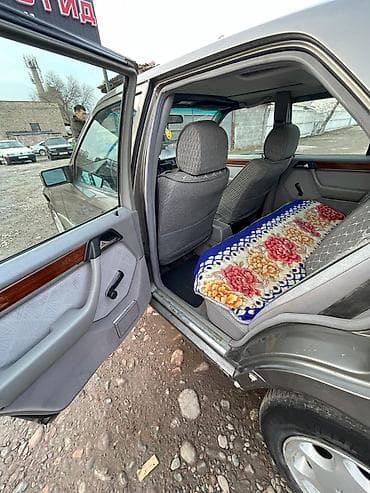 mazda 326: Mercedes-Benz W124: 1990 г. — 8