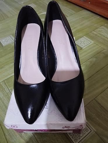 свадебное вечернее туфли: Классические женские туфли-лодочки - Цвет: черный - Носок: зауженный — 1