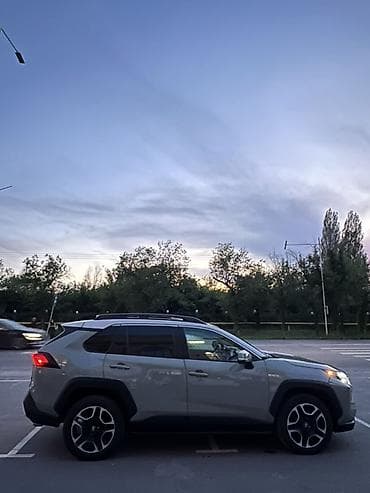 advent: Toyota RAV4: 2022 г., 2.5 л, Автомат, Бензин, Кроссовер — 3