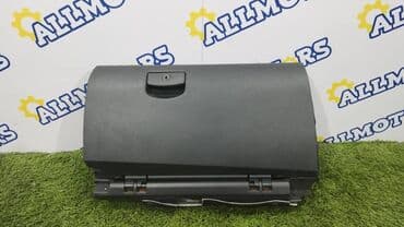 Subaru Outback 2010 год, бардачок