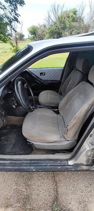 глушитель выхлопных: Audi 80: 1991 г., 2 л, Механика, Бензин, Седан — 3