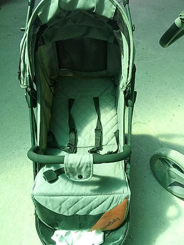 Прогулочная коляска BeneBaby - Легкая складная рама, складывается