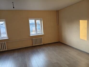 сдаю частный дом под швейный цех: Студия с санузлом и мини-кухней - Просторное светлое помещение — 1