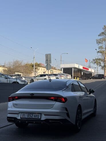 продаю в связи с переездом: Kia K5: 2020 г., 2 л, Автомат, Бензиновая, Седан — 4