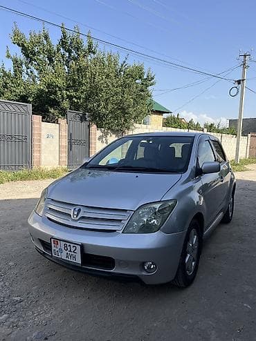 Toyota Ist: 2003 г., 1.5 л, Автомат, Бензин, Фастбек