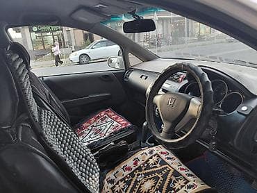 124 mers: Honda Fit: 2002 г., Хэтчбэк — 3