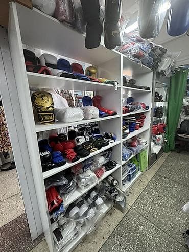 Срочно продаю полки из ЛДСП 2 шт Размер 2 х 1 метр глубина 40см В