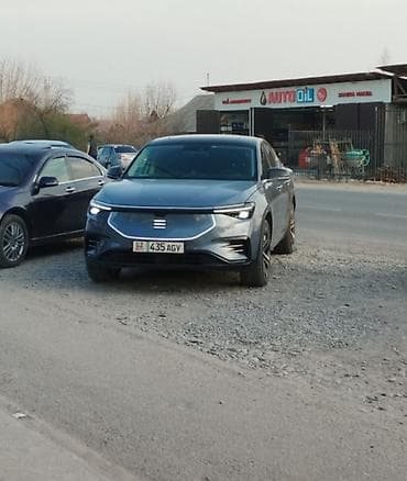 сидения автобуса: Roewe : 2022 г., Электромобиль, Кроссовер — 1