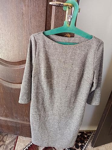 платье футляр теплое: Платье прямого кроя в мелкую «гусиную лапку». - Цвет: серо‑чёрный — 1