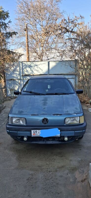нерабочие авто: Volkswagen Passat: 1989 г., 1.8 л, Механика, Бензиновая, Седан — 2