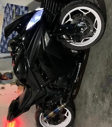 Спортивный мотоцикл в обвесе под Kawasaki - Аэродинамический