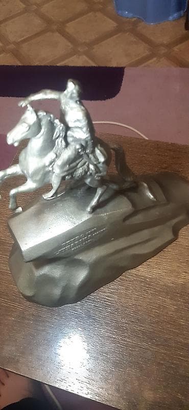 скандинавский гном: Декоративные фигурки (набор из 2 предметов) 1) Скульптура «Орел» - — 1