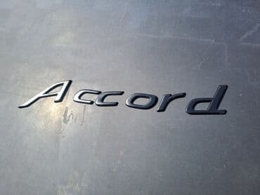 набор ключей в чемодане цена: Накладка крышки багажника Honda, 1998 г., Новый, Аналог — 2