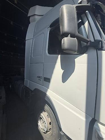 крыло аутбек: Тягач, Volvo, Без прицепа — 2