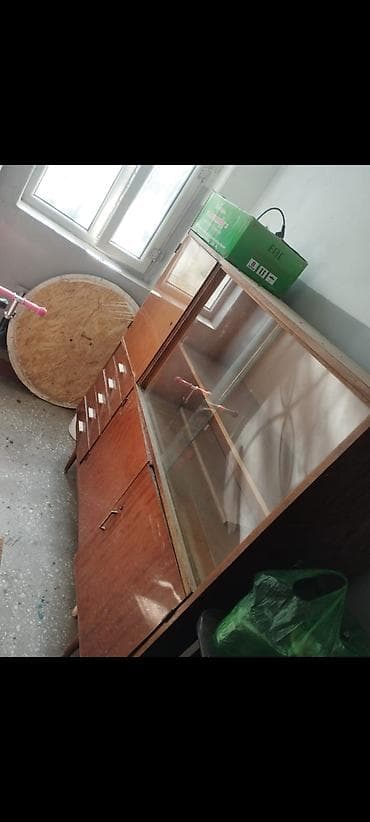 Сервант, Дерево