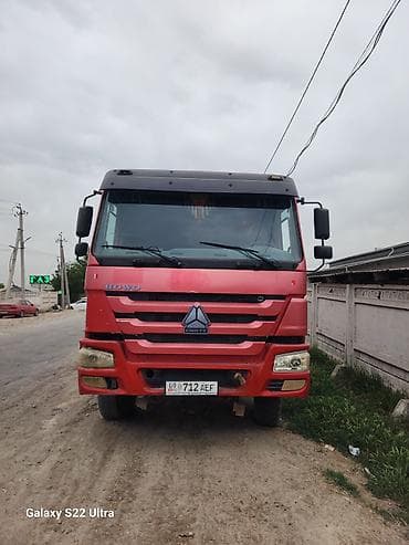HOWO (CNHTC) самосвал, красный, 6x4 - Полная масса класса тяжелых