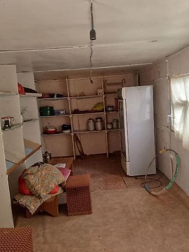Металлический вагончик/бытовка. на лыжах Характеристики: - Каркас и