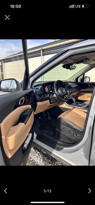 b class: Kia Carnival: 2021 г., 2.2 л, Автомат, Дизель, Минивэн — 5