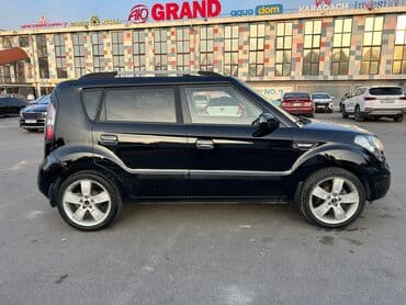 крутые машины: Kia Soul: 2010 г., 1.6 л, Автомат, Бензиновая, Хэтчбэк — 5