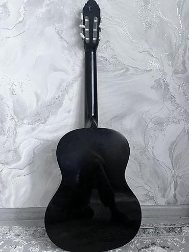 бу гитары: Классическая гитара 4/4, нейлоновые струны. - Верхняя дека — светлая — 3