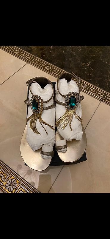 шлепки черные: Туфли, 38.5, Dolce & Gabbana, Б/у, цвет - Золотой, Самовывоз — 2