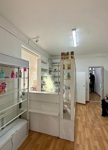 сдаю токмок: Токтогула/ Московская Сдается салон красоты. Площадь: 60м2 Четыре — 5