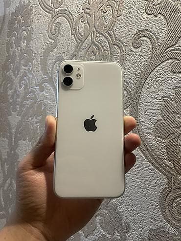 IPhone 11, Б/у, 128 ГБ, Белый, Чехол, 72 %