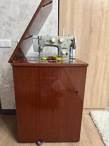 Швейная машина Механическая, Швейно-вышивальная