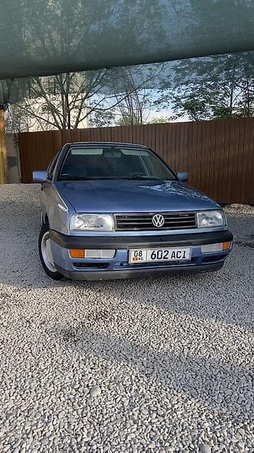 matiz diska: Volkswagen Vento: 1993 г., 1.8 л, Механика, Газ, Седан — 1