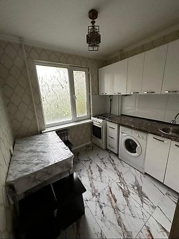 Квартиры: 2 комнаты, 44 м², 104 серия, 11 мкр 104 серия, 2 этаж, Косметический ремонт — 10