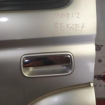 Автозапчасти: Накладка/ручка двери автомобиля (внешняя), цвет светло‑серебристый с — 1