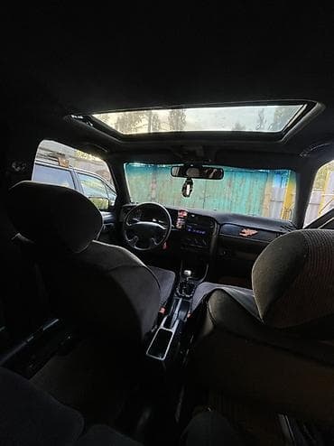 Volkswagen Vento: 1992 г., 1.8 л, Механика, Бензин, Седан — 9