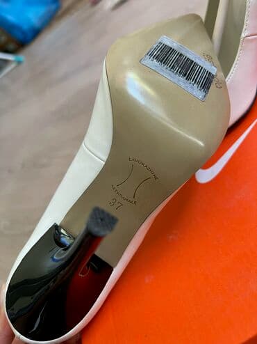 купить зимнюю мужскую обувь в бишкеке: Мужские туфли, 37, Новый, цвет - Белый — 3