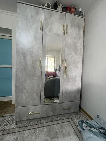 Шкафтар: Шкаф сатылат. Жаңы эле алынган, абалы эң сонун. Кең, абдан сыйымдуу — 3