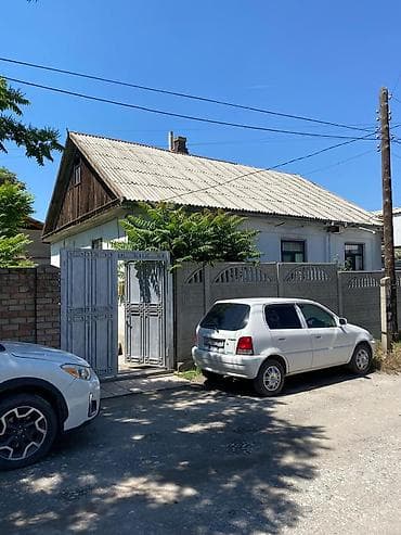 Үйлөр: Срочно продается 3 комнатная полдома со всеми удобствами Район  — 1